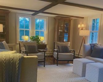 1780 Hudson Valley Farmhouse - Cold Spring - Sala de estar