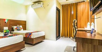 Fabhotel Rr Grand Mg Road - Vijayawada - Bedroom