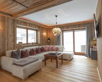 Unique Chalet in the Center of Elmau Near the Ski Lift - Ellmau - Salon