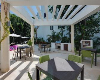 Luxe Tao Riviera Resort Condo w/ Beach & Golfing! - Akumal - Patio