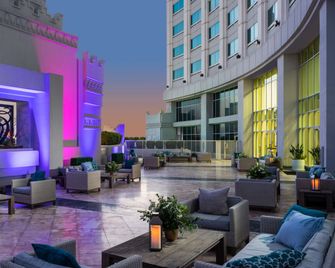 The Commerce Casino & Hotel - Commerce - Patio