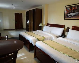 Time Travellers Hotel - Manila - Bedroom