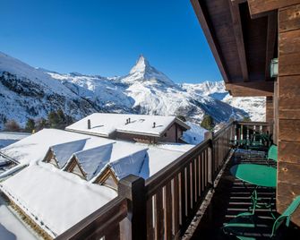 Riffelalp Resort 2222m Ski-in & Ski-out - Zermatt - Bedroom