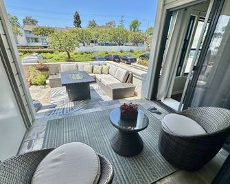 Stunning Beach House with Ocean & Sunset Views. - Newport Beach - Balcón