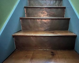 Charming Lambertville Home! - Lambertville - Stairs