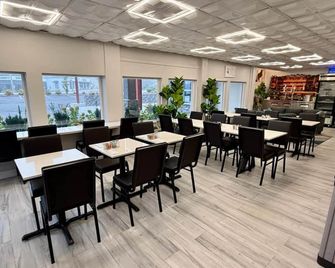 Lx Hotel, SureStay Collection by Best Western - Manchester - Ресторан
