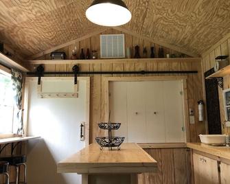 Natural Splendor; Ultimate Off Grid Experience! - Pittsboro - Comedor