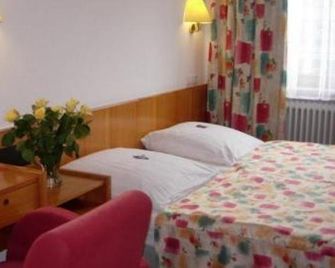 Hotel Krone - Sindelfingen - Bedroom