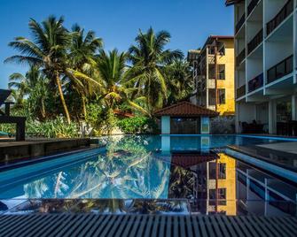 Serendib Beach Hotel - Induruwa - Pool