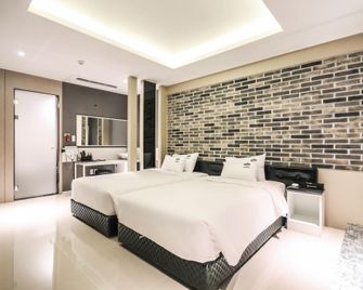 Yeongdeok Gangguhang Cloud Hotel - Yeongdeok - Bedroom