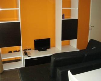 Guest House Residence Malpensa - Somma Lombardo - Wohnzimmer