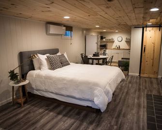 Carriage House Motor Inn - Strasburg - Camera da letto