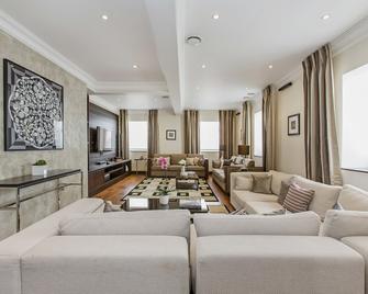 130 Queen's Gate Apartments - London - Living room