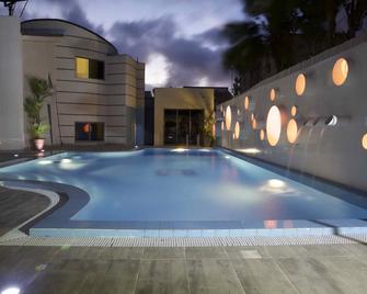 Scarlet Lodge - Lagos - Piscina