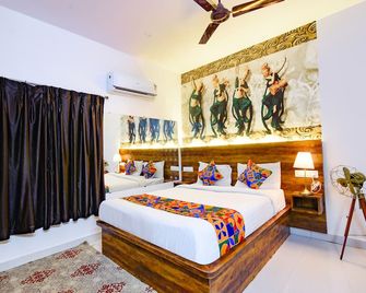 Fabhotel Dsr Hotel & Suites - Nr Hitech City Railway Station - Hyderabad - Bedroom