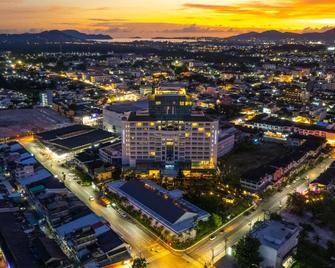 Novotel Phuket City Phokeethra (Sha Plus+) - Phuket City - Building