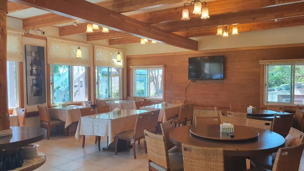 Yosemite Park B&B - רן-איי - מסעדה