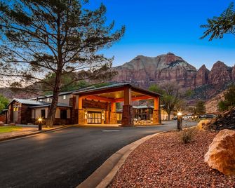Best Western Plus Zion Canyon Inn & Suites - Springdale - Bâtiment
