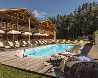 Dolmites Nature Hotel Vigilerhof - Seis am Schlern - Zwembad