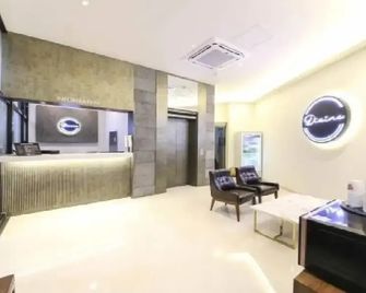 Divine Hotel - Gwangju - Front desk