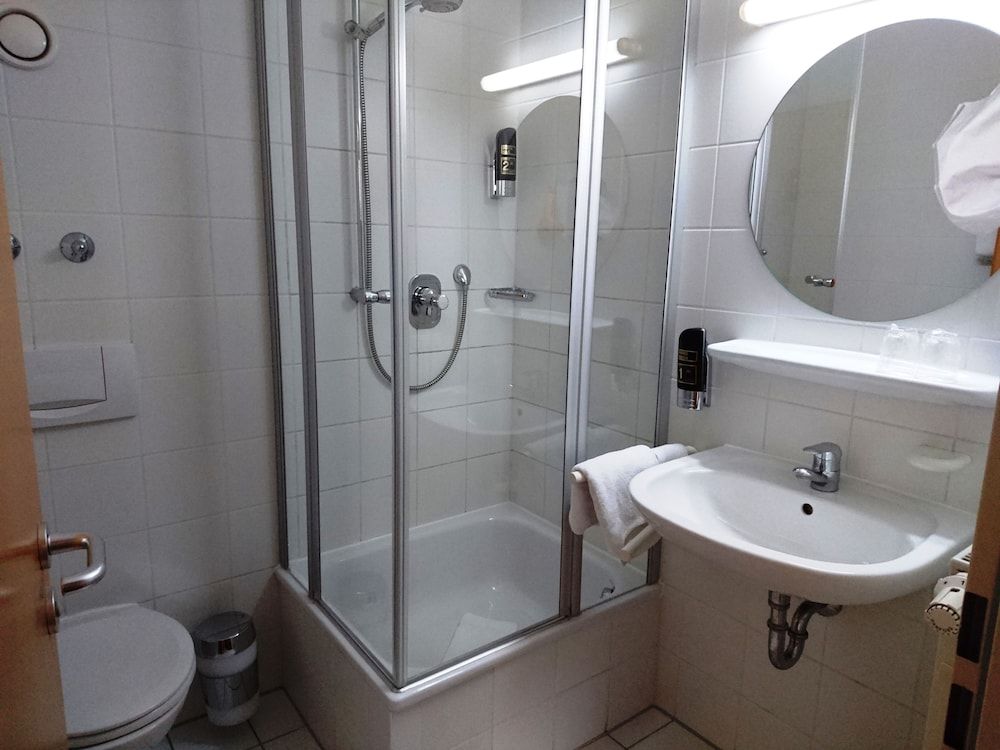Central Hotel - Winnenden - Baño