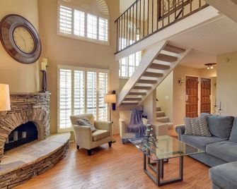 Centrally Located Escape with Pool Access in Phoenix - Phoenix