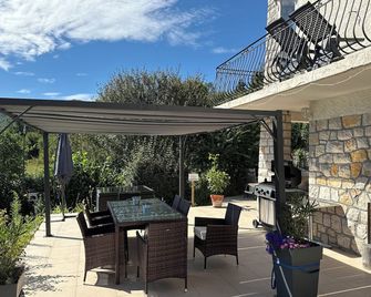 Bnb Castellane Chambre D'hotes B&b - Castellane - Terasa