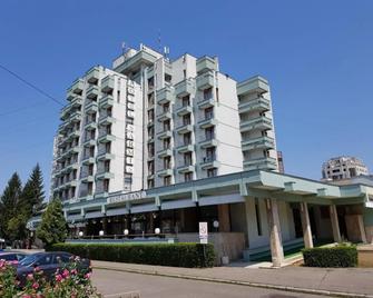 Hotel Sarmis - Deva - Clădire