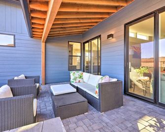 Flagstaff Home with Patios and Mount Humphries Views! - Flagstaff - Balcony