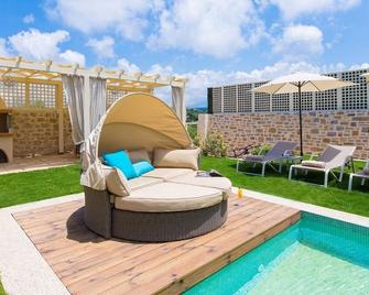 Blue Mare Villa In Rethimno Crete - Rethimno - Pool