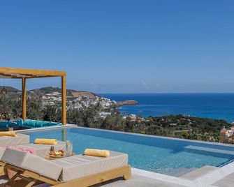 에스티아의 써니 드롭스 블루 빌라 - 레팀논 - 수영장