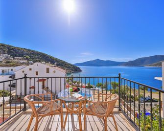 Kuluhana Hotel & Villas Kalkan - Kalkan - Balkon