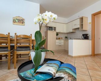 Izzhome Everyway - Pula - Küche