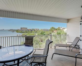 Large Balcony & Water Views: Indian Shores Condo! - Clearwater Beach - Balkon