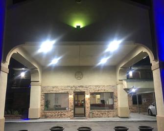 Executive Inn Odessa - אודסה - בניין