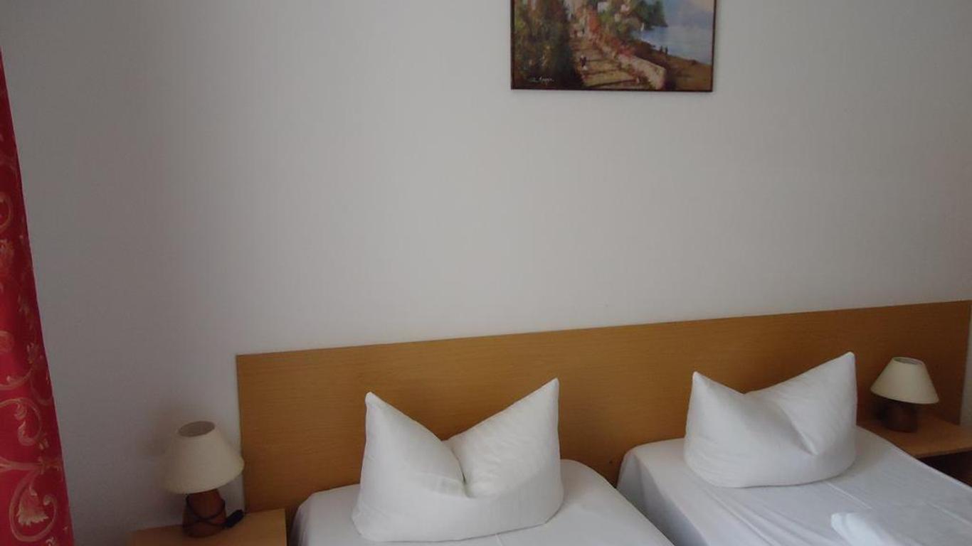 Hotel Adam