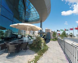 Kuwait Grand Hotel - Kuwait City - Patio