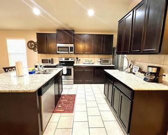 Cozy 3-Bedroom House Near Lackland Afb - San Antonio
