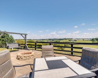 4 Mi to German Village Studio with Hot Tub! - Millersburg - Balcony