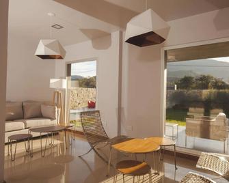 Amalinas Hotel - San Lorenzo - Sala de estar