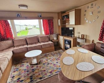 3 Bed Standard Caravan Robinhood - Rhyl