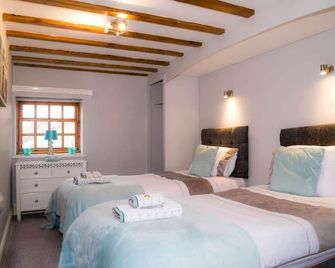 Apartment Two, The Carriage House, Bilbrough, York - York - Bedroom