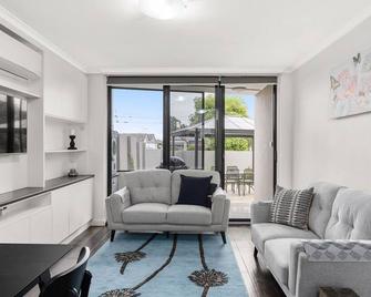 Boutique Stays - Lilly Pilly - Melbourne - Living room