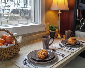 Tiny House Bungalow - Reynoldsburg - Restaurant