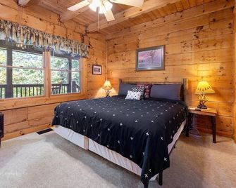 Eagles Point 3 Bedrooms 3 Bathrooms Cabin - Townsend - Slaapkamer