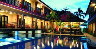 Taman Tirta Ayu Pool & Mansion - Kuta - Pool