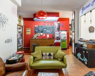 Hostel of the Sun - Neapel - Wohnzimmer