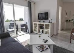 Cozy 2br Apt With Sea Views Wifi Ac Parking - Mijas - Living room