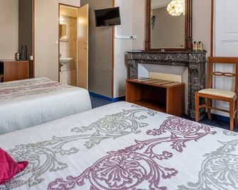 Logis Hotel Central Montargis - Montargis - Bedroom