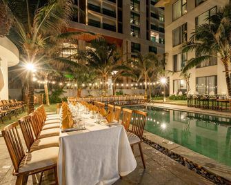 Sala Tuy Hoa Beach Hotel - Tuy Hoa - Zwembad